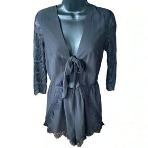 NWT Forever 21 Eyelash Lace Trim Black Romper - Size Small | Y004